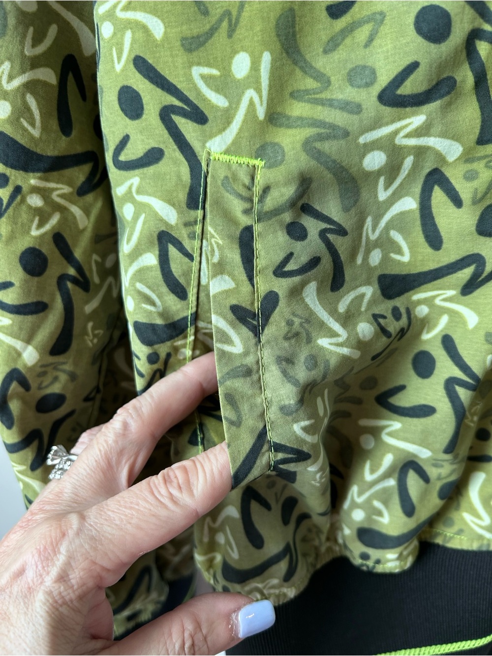 Zumba Fitness Windsurf Zip-Up Jacket in Soldier Print Size Medium - Picture 4 of 7